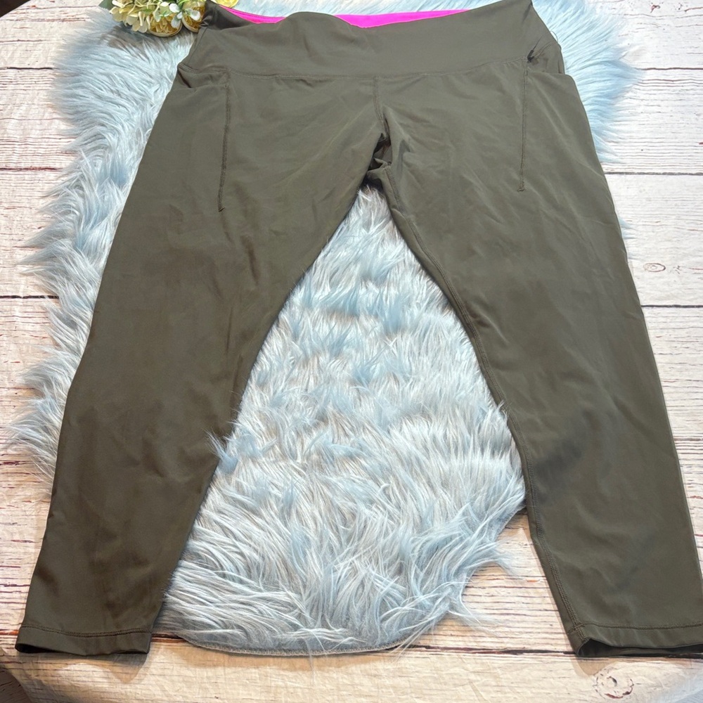 Love & Sports Green Crop Leggings sz XXL